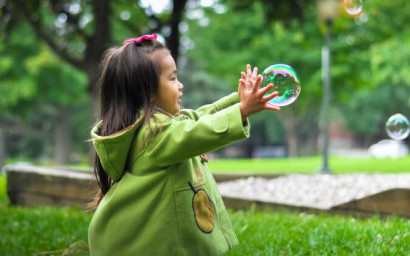 COME AIUTARE UN BAMBINO STRESSATO