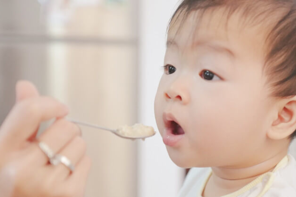 auteur: GLI ALIMENTI CHE FAVORISCONO IL SONNO NEI BAMBINI