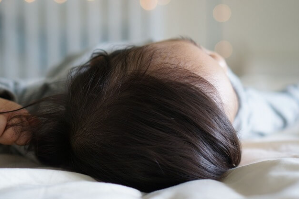 auteur: IGIENE DEL SONNO NEI BAMBINI, BENEFICI E REGOLE