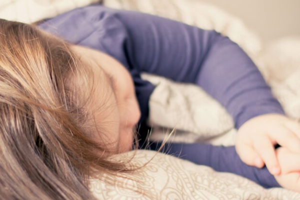 auteur: DISTURBI DEL SONNO NEI BAMBINI: COSA FARE?